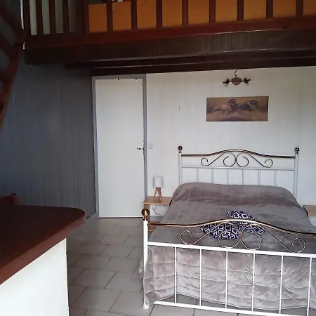 Le H De Fogadó Sernhac